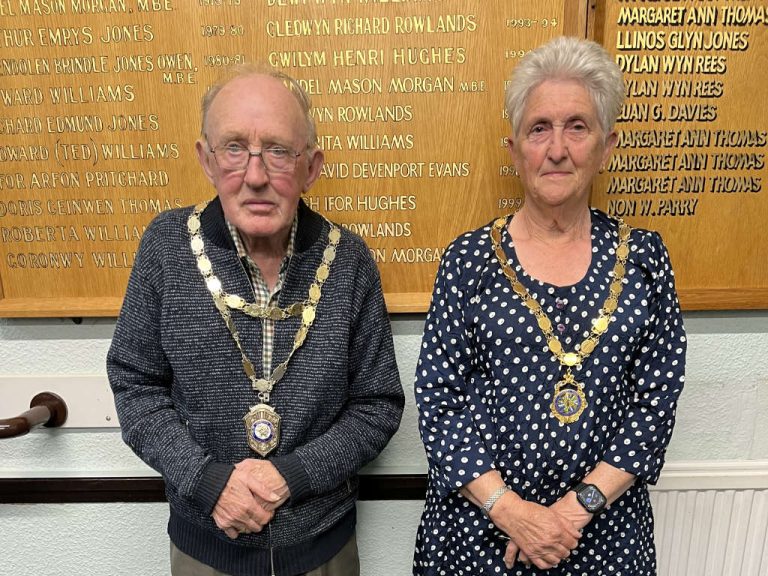 Llangefni Town Council Announces the Mayor and Deputy Mayor Elect for the Year 2025-2026